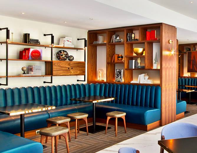 Le Meridien Residences lounge