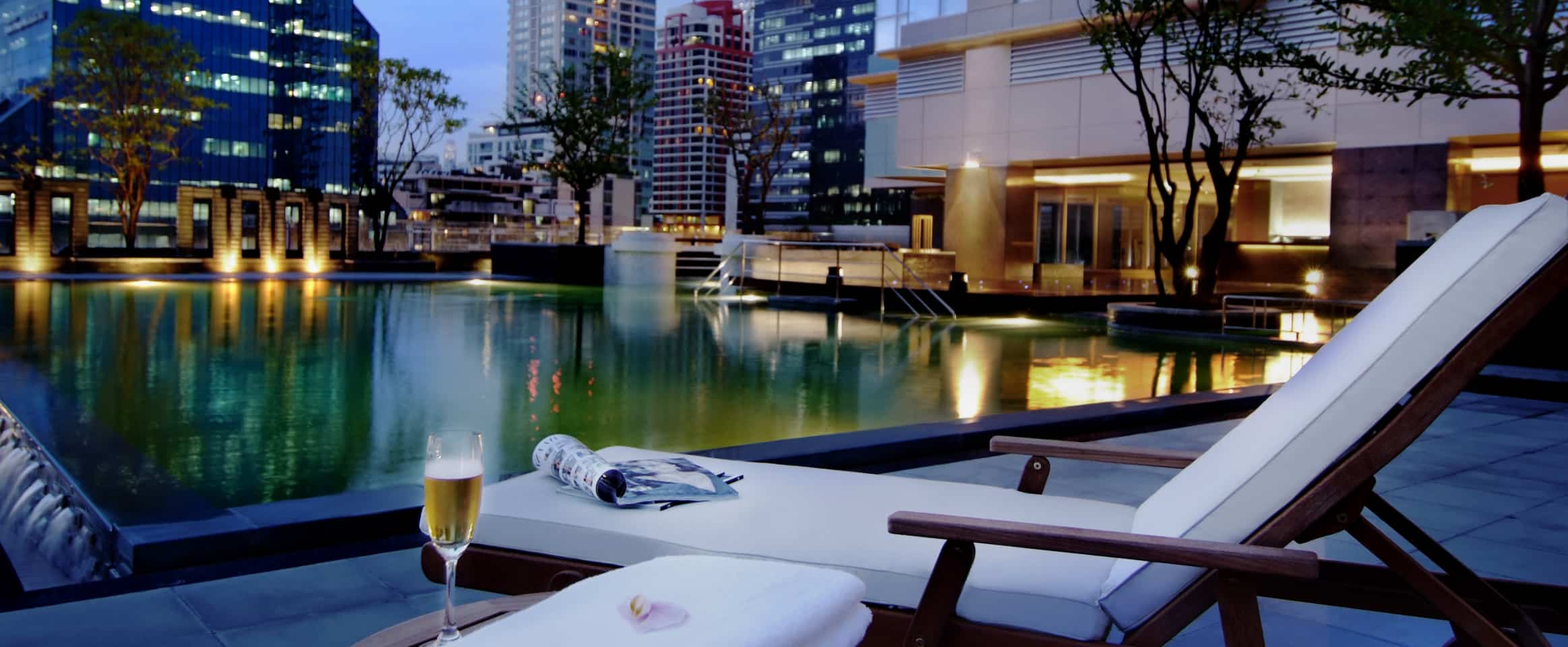 MARRIOTT EXECUTIVE APARMENTS POOLSIDE